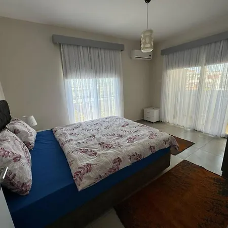 Appartement в комплексе Royal Life *